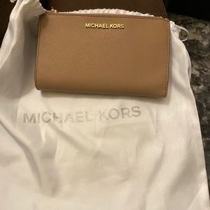 Michael Kors Jet Set Leather Wristlet